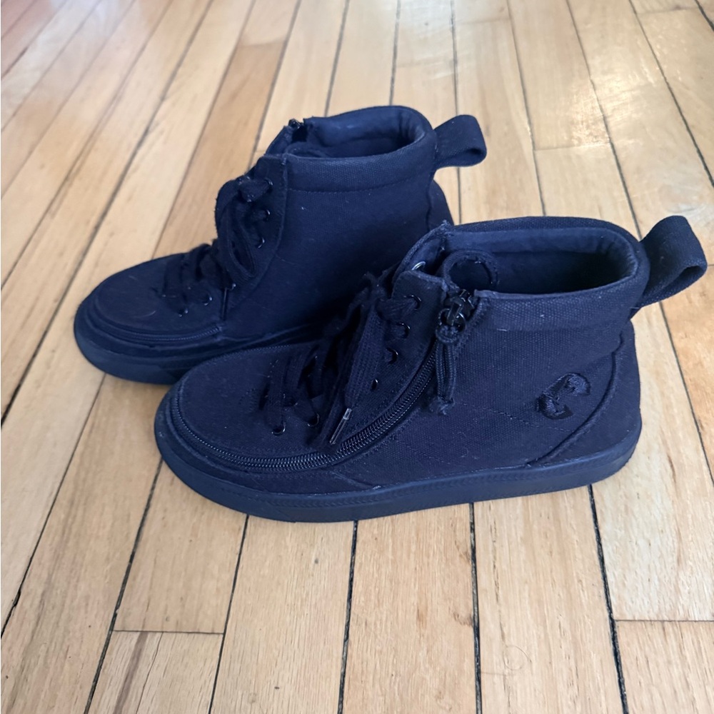 Black to the Floor BILLY
Classic Lace High Kids Sz. 4M - Picture 5 of 7